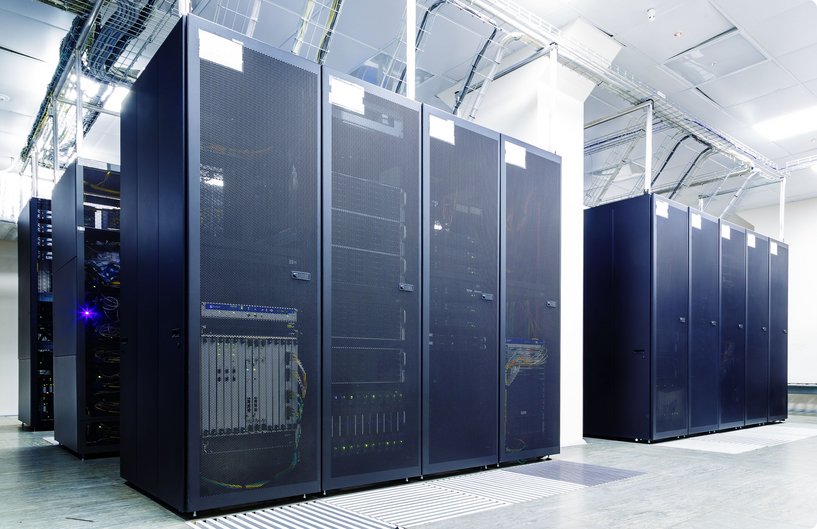 Hell Beleuchteter Serverraum Hell Beleuchteter Serverraum